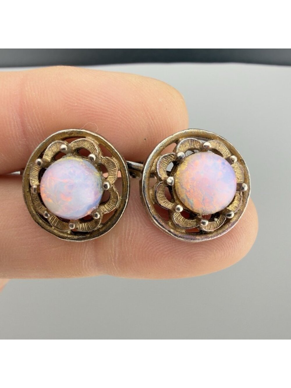 Vintage 60s Faux Fire Opal Cabochon Round Gold Tone Clip On Earrings